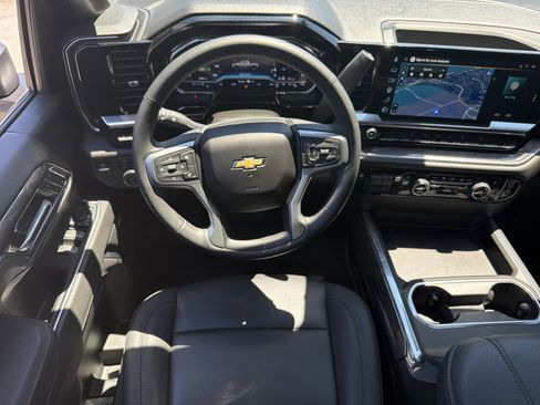 Used 2025 Chevrolet Silverado 2500 LTZ w/ LTZ Premium Package AWD/4WD image 30