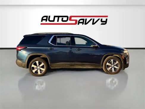 Used 2023 Chevrolet Traverse LT w/ LT Premium Package image 8