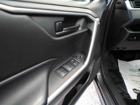 Used 2019 Toyota RAV4 LE w/ Carpet Mat Package FWD image 7