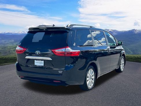 Used 2017 Toyota Sienna Limited AWD/4WD image 5