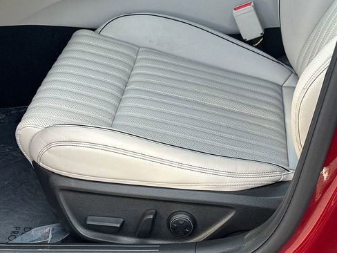 Used 2023 Genesis G70 3.3T image 19