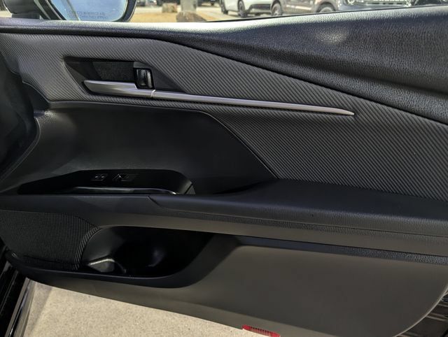 Used 2025 Toyota Camry SE FWD image 32
