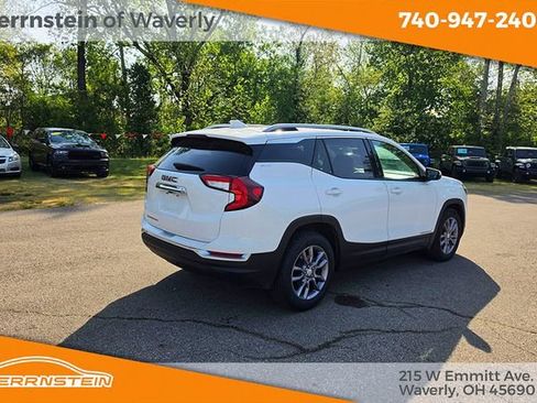 Used 2023 GMC Terrain SLT FWD image 30