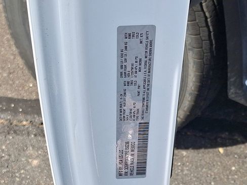 New 2024 RAM ProMaster 3500 w/ Delivery Van Package FWD image 18