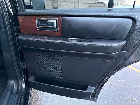 Used 2015 Lincoln Navigator 4WD image 28