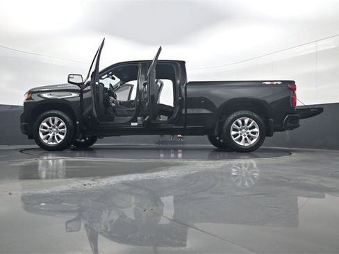 Used 2020 Chevrolet Silverado 1500 Custom image 34