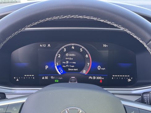 Used 2025 Volkswagen Taos SE AWD/4WD image 21