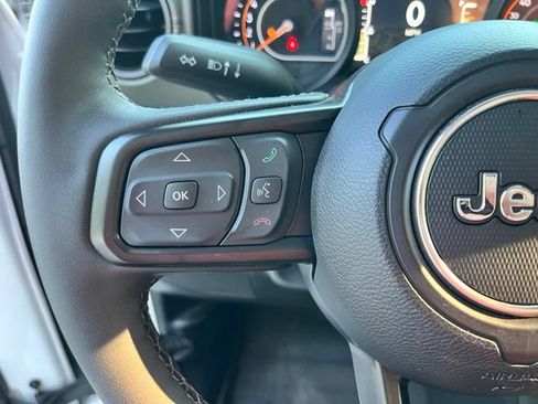 Used 2026 Jeep Gladiator Mojave AWD/4WD image 29