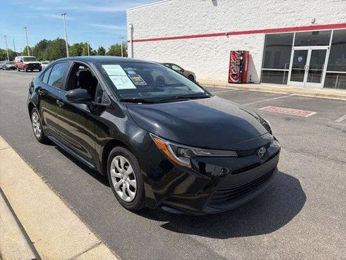 Certified 2025 Toyota Corolla LE FWD image 1