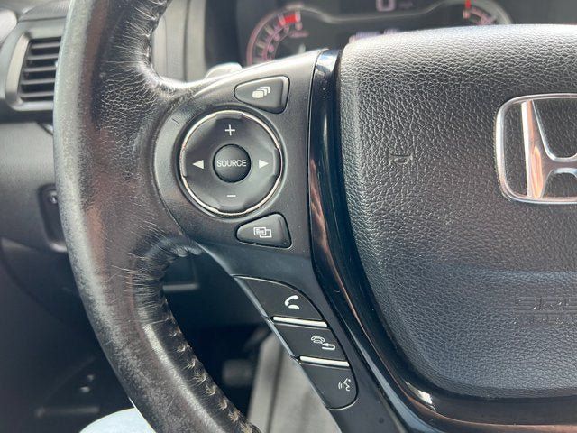 Used 2018 Honda Pilot Touring image 12