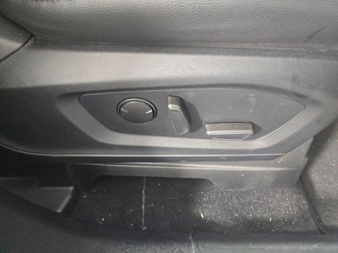 Used 2021 Ford Explorer XLT w/ Equipment Group 202A image 11