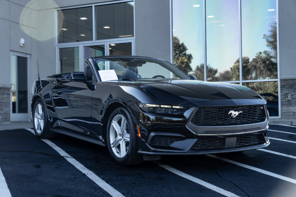Used 2026 Ford Mustang Premium RWD image 7