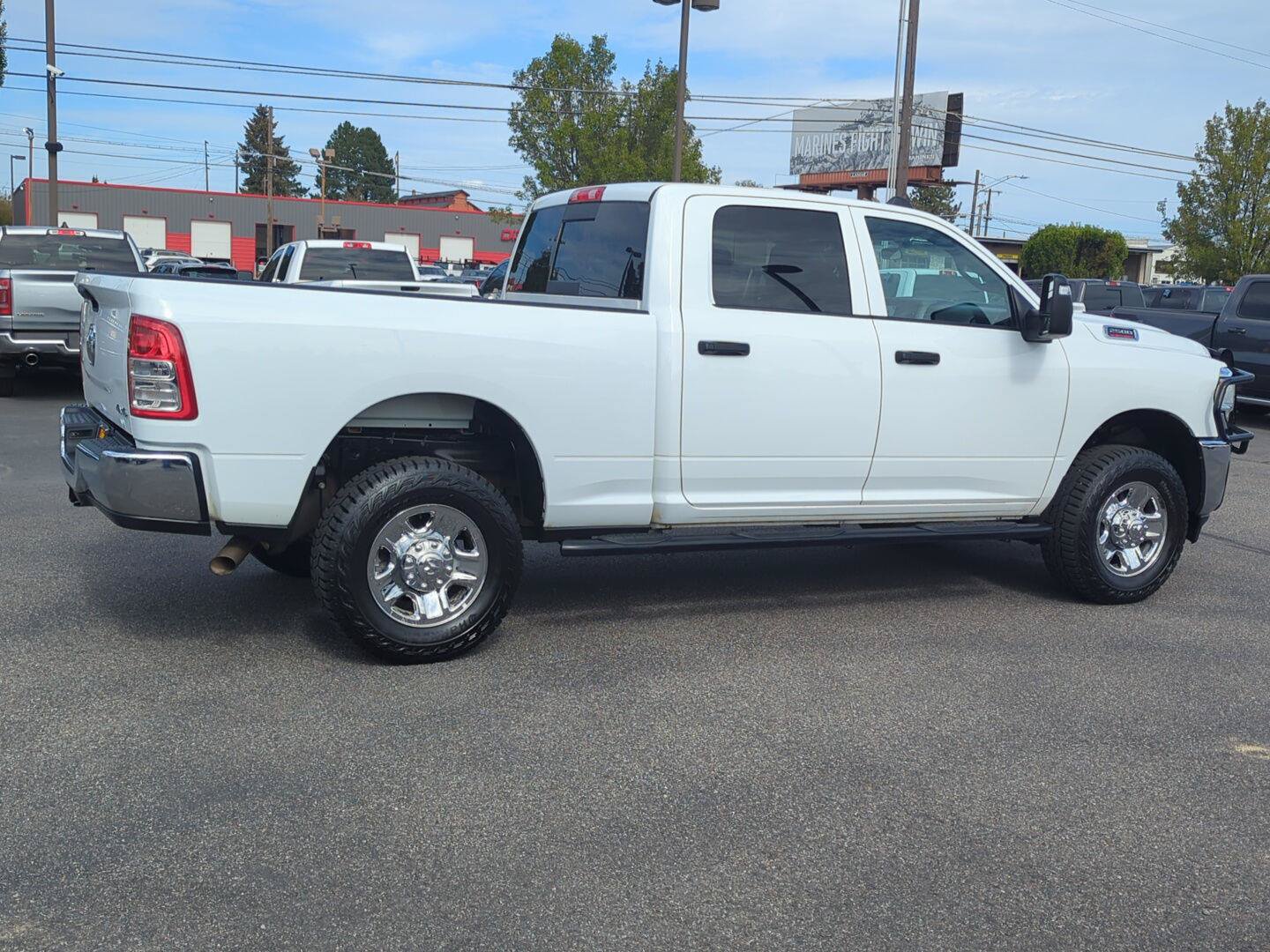 Used 2024 RAM 2500 Tradesman w/ Chrome Appearance Group AWD/4WD image 6