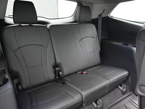 Used 2021 Buick Enclave Avenir w/ Avenir Technology Package FWD image 18