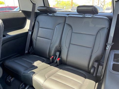 Used 2019 GMC Acadia SLT FWD image 14