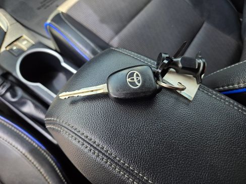 Used 2019 Toyota Corolla SE FWD image 28