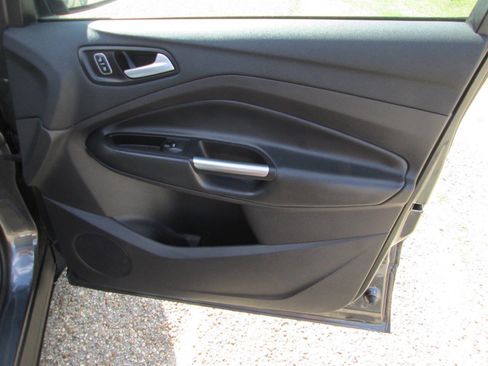 Used 2017 Ford Escape SE image 61