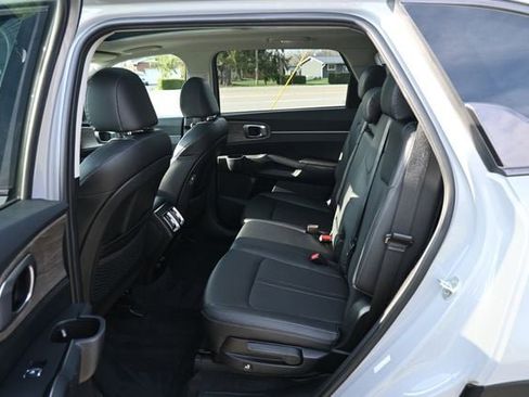 Used 2022 Kia Sorento S w/ Panoramic Sunroof Package image 24