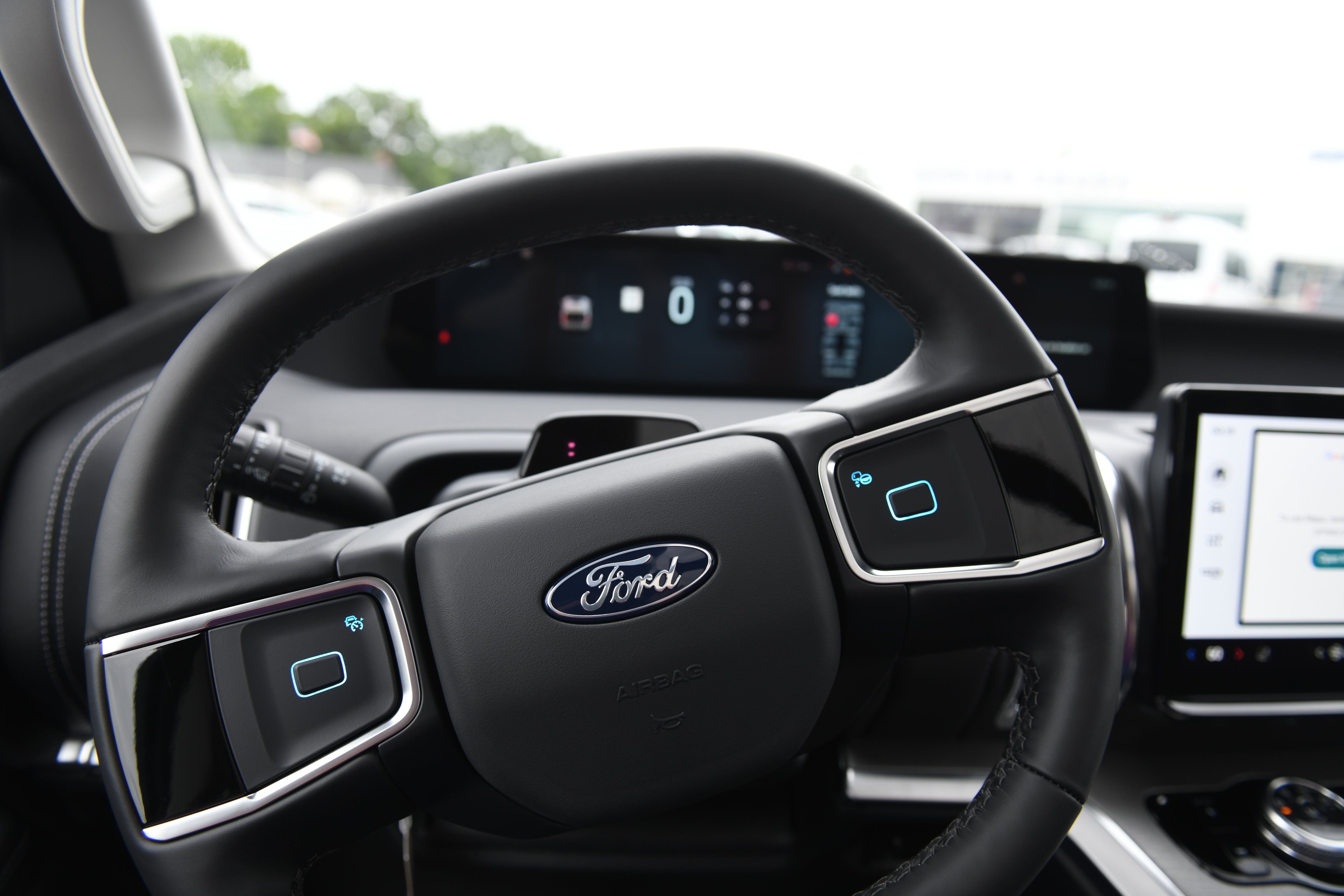 New 2026 Ford Expedition Platinum w/ Driver's Package AWD/4WD image 23