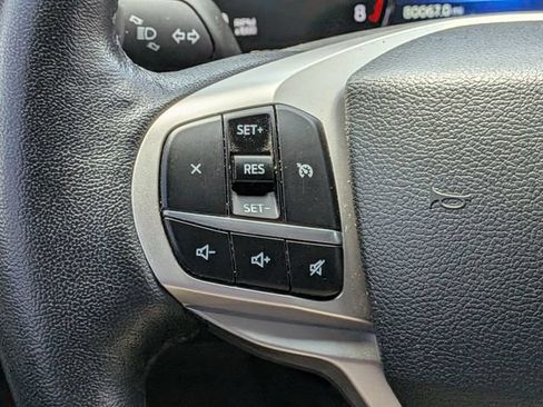 Used 2023 Ford Explorer XLT w/ Equipment Group 202A AWD/4WD image 19