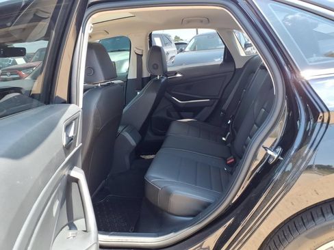 Used 2024 Volkswagen Jetta SE w/ Panoramic Sunroof Package FWD image 19