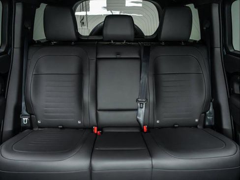 New 2026 Land Rover Defender 110 OCTA AWD/4WD image 21