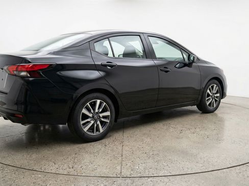 Used 2025 Nissan Versa SV image 9