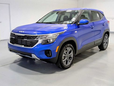 Used 2024 Kia Seltos LX AWD/4WD image 1