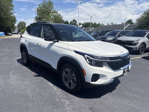 Used 2024 Kia Seltos S AWD/4WD image 10
