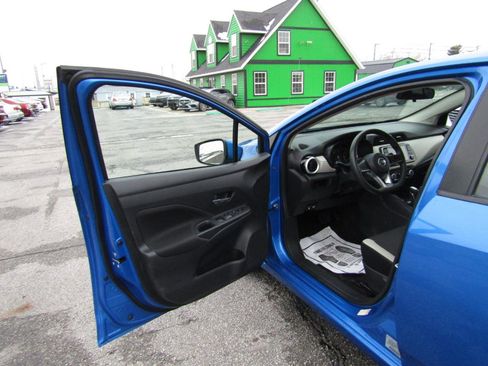 Used 2021 Nissan Versa SV image 15