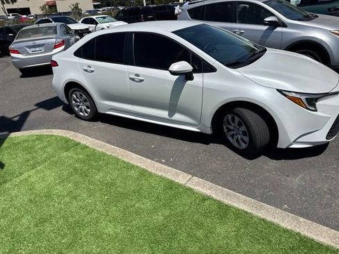 Used 2025 Toyota Corolla LE w/ Convenience Package FWD image 25