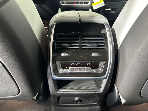 New 2026 BMW X6 xDrive40i w/ Executive Package image 30