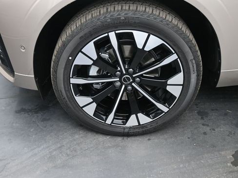 New 2026 Volvo XC60 B5 Ultra w/ Protection Package Premier image 9