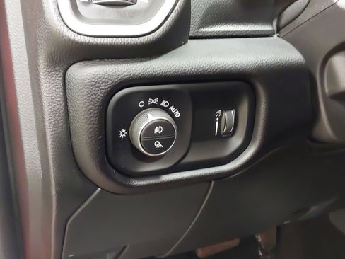 Used 2024 RAM 2500 Big Horn w/ Night Edition AWD/4WD image 31