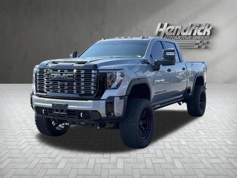 Used 2025 GMC Sierra 2500 Denali Ultimate AWD/4WD image 5