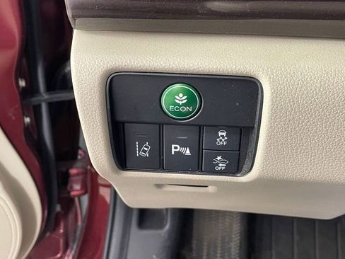 Used 2017 Honda Accord Touring image 11