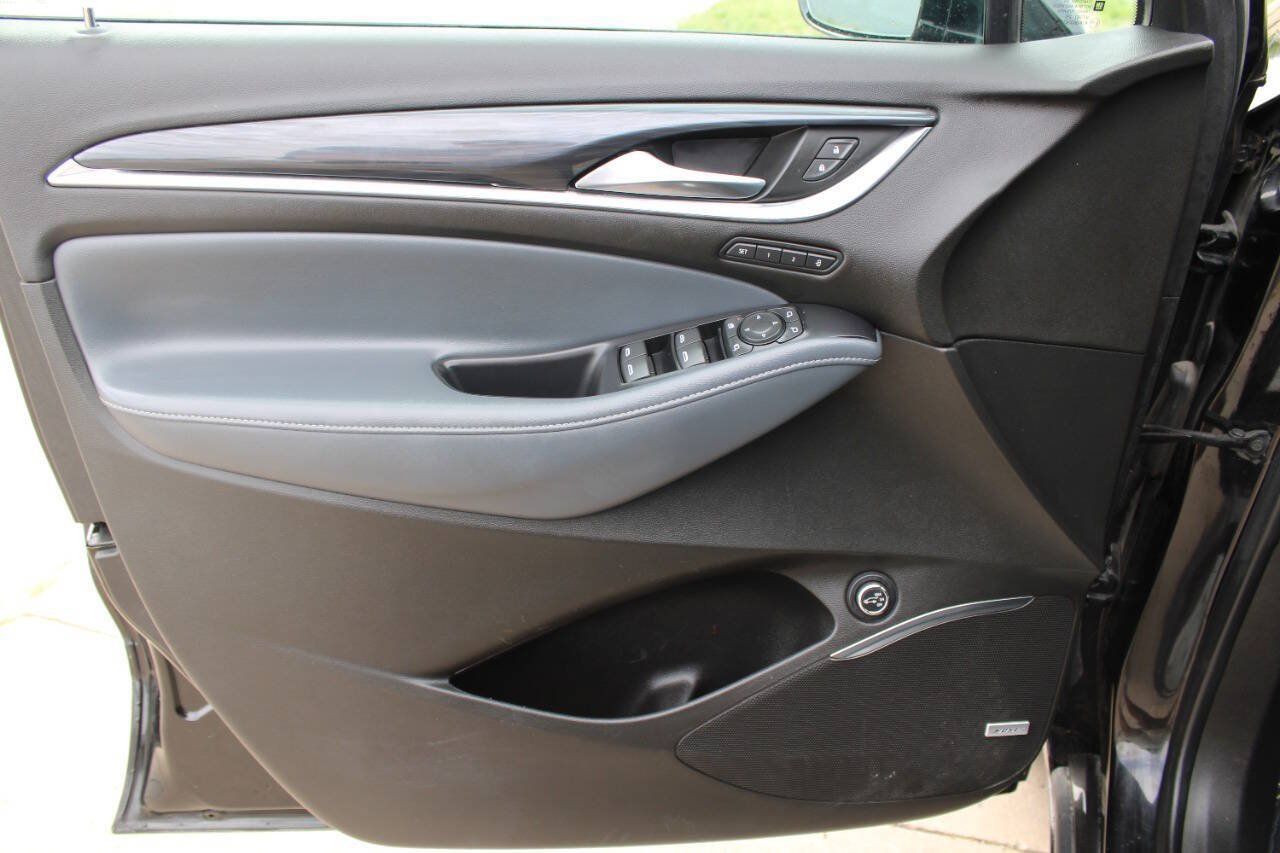 Used 2022 Buick Enclave Premium FWD image 7