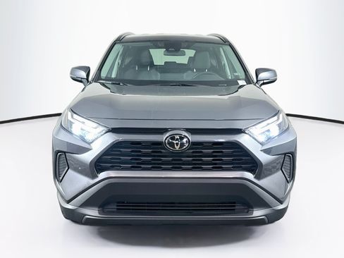 Used 2025 Toyota RAV4 XLE AWD/4WD image 2