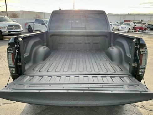 Used 2016 RAM 1500 Laramie w/ Convenience Group image 17