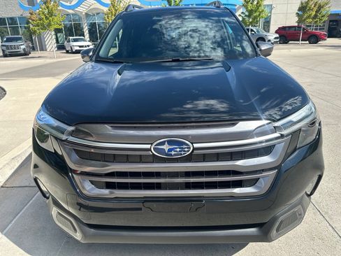 Used 2025 Subaru Forester Limited w/ Popular Package #2 AWD/4WD image 8