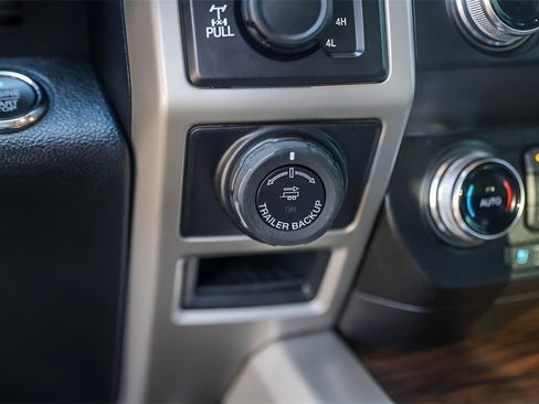 Used 2019 Ford F150 Lariat w/ Equipment Group 502A Luxury image 23