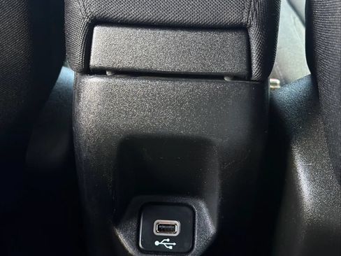 Used 2019 Jeep Renegade Latitude w/ Safety & Security Group II FWD image 49