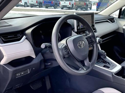 Used 2024 Toyota RAV4 XLE image 8