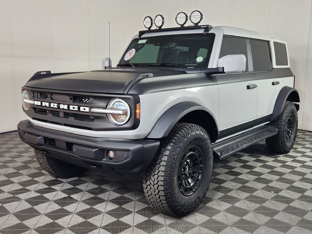 New 2026 Ford Bronco Outer Banks w/ Sasquatch Package AWD/4WD image 3
