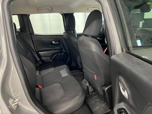 Used 2020 Jeep Renegade Trailhawk w/ Cold Weather Group AWD/4WD image 10