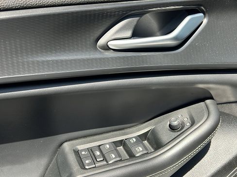 Used 2024 Jeep Grand Cherokee L Altitude image 16