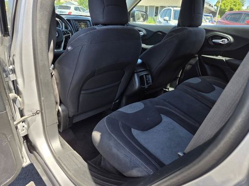 Used 2016 Jeep Cherokee Sport AWD/4WD image 14