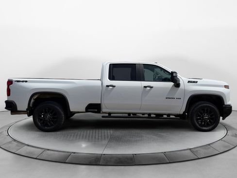 Used 2025 Chevrolet Silverado 2500 Custom w/ Custom Value Package AWD/4WD image 2