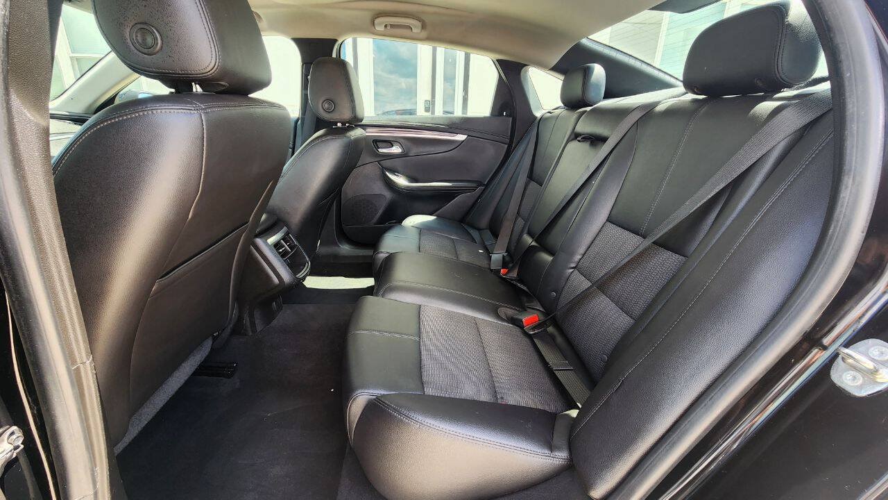 Used 2019 Chevrolet Impala LT FWD image 18