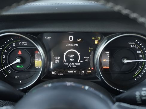 Used 2023 Jeep Wrangler Unlimited Sahara w/ Cold Weather Group AWD/4WD image 30